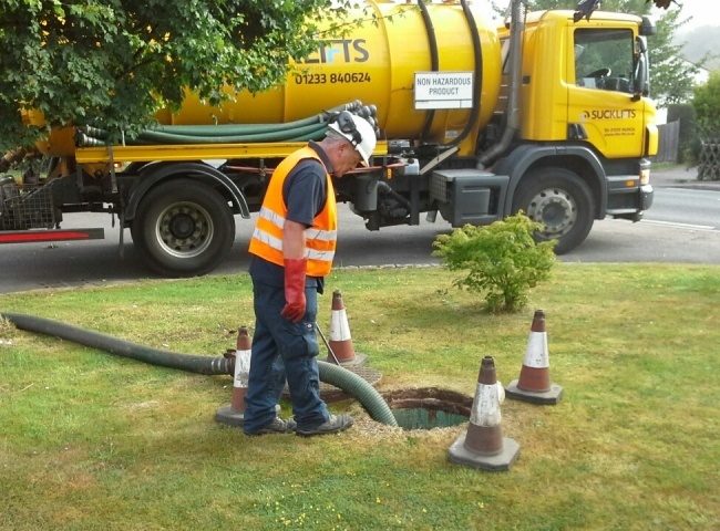 Đơn vị hút hầm cầu quận 8 áp dụng quy trình chuẩn