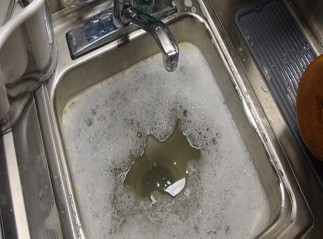 Nguy&ecirc;n nh&acirc;n dẫn đến cống tho&aacute;t nước bị tr&agrave;o ngược