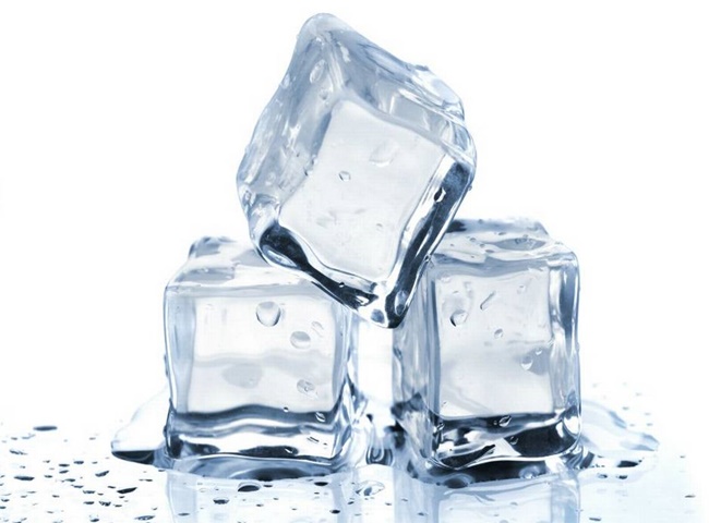 Xử l&yacute; bồn cầu r&uacute;t nước chậm tại nh&agrave; bằng nước đ&aacute;