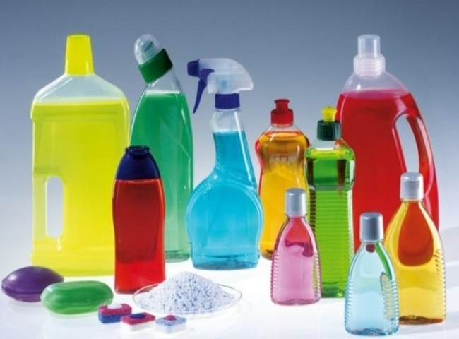 Nước tẩy rửa nhà vệ sinh là một vật dụng không thể thiếu