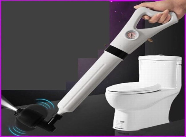 Cách thông bồn cầu bằng súng tạo áp lực