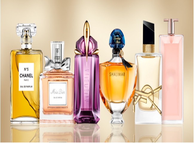 D&ugrave;ng nước hoa để khử m&ugrave;i h&ocirc;i