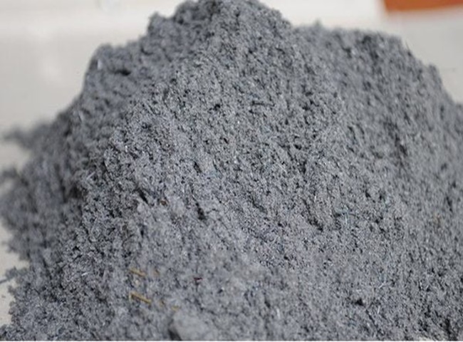 Sử dụng tro bếp l&agrave;m sạch nh&agrave; vệ sinh 